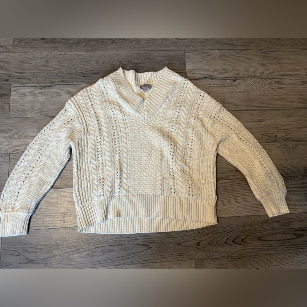 J CREW V NECK CABLEKNIT PULLOVER SWEATER CREAM 100 percent cotton SIZE LARGE